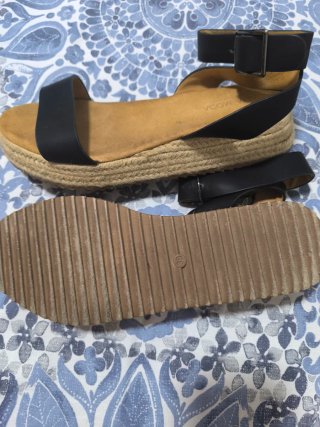 Sandalias esparto negras y beige
