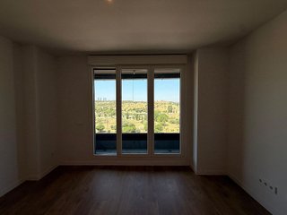 Piso en alquiler en Valdebebas - Valdefuentes en Madrid