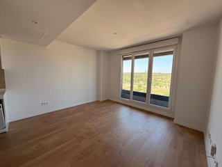 Piso en alquiler en Valdebebas - Valdefuentes en Madrid