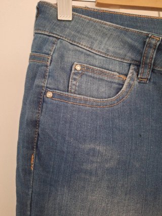 Sin estrenar!!Pantalón vaquero elástico skinny