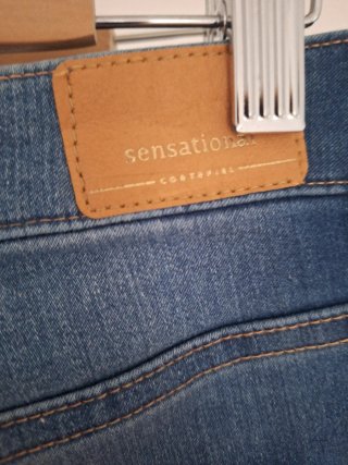 Sin estrenar!!Pantalón vaquero elástico skinny