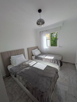 Piso en alquiler en La Dama de Noche-La Alzambra en Marbella