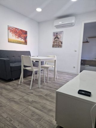 Piso en alquiler en Valdeacederas en Madrid