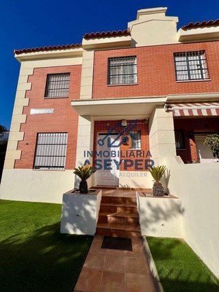 Casa pareada en alquiler en Arco Norte - Avda. España en Dos Hermanas