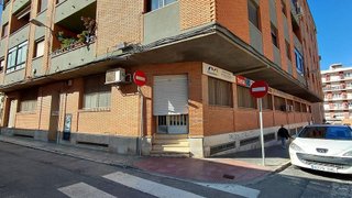 Local comercial en alquiler en Las Cruces en Villena