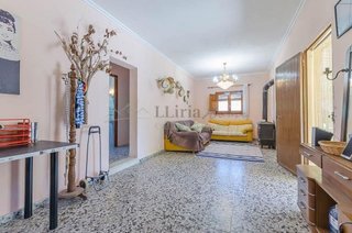 Chalet en venta en Urbanizaciones en Llíria
