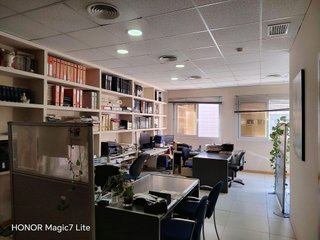 Oficina en venta en Colores - Entreparques en Sevilla