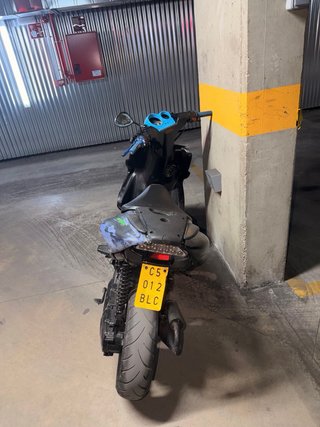 Yamaha Aerox 49cc Scooter Negra y Azul