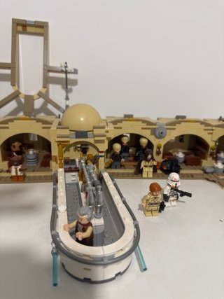 Cantina Mos Eisley LEGO Star Wars mas  ampliación