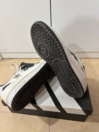 Zapatillas Adidas Forum Blancas y Negras 44 2/3