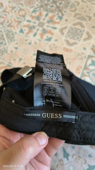 Gorra Guess Negra