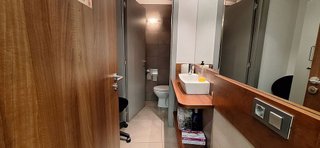 Local comercial en alquiler en Les Tres Torres en Barcelona