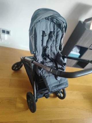 Silla de paseo y capazo gris