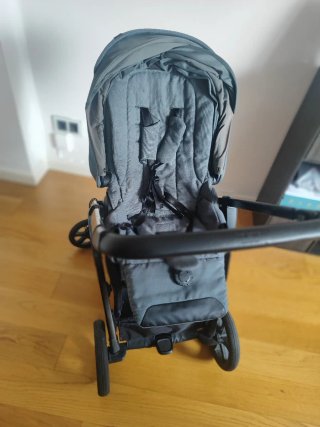 Silla de paseo y capazo gris