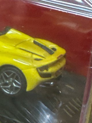 Ferrari F8 Spider 1:64 Limited Edition