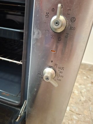 Horno que enciende y solo no va el ventilador.