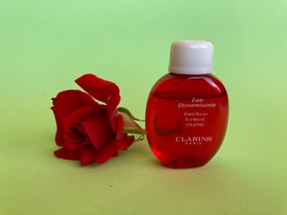 Miniatura Perfume EAU DYNAMISANTE, de Clarins