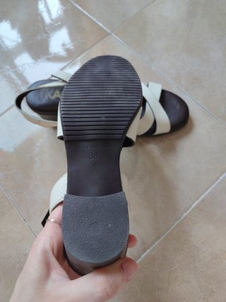 Sandalias KAOLA tacón piel blanco y marrón