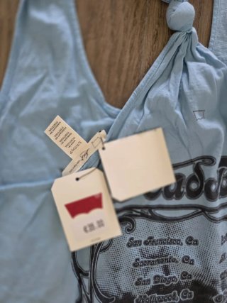 Camiseta Levi's Talla M/38 Nueva