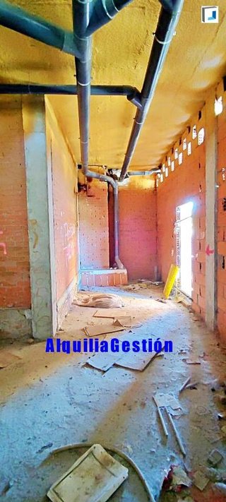Local comercial en alquiler en Alovera