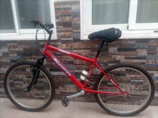 Bicicleta de montaña roja TOPSPORT