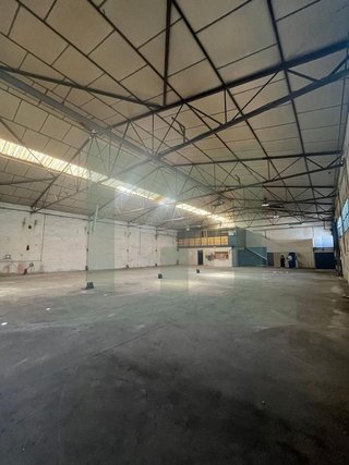 Nave industrial en venta en Camarma de Esteruelas