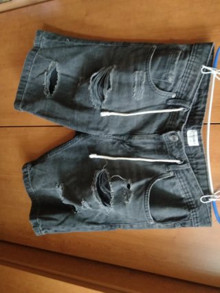Pantalón corto vaquero Pull&Bear negro Roto Talla