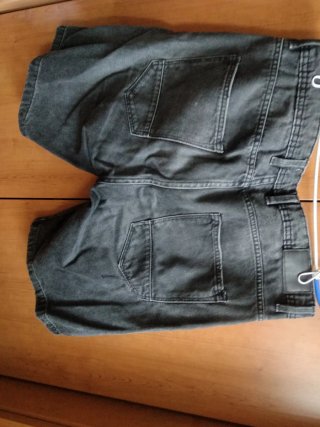 Pantalón corto vaquero Pull&Bear negro Roto Talla