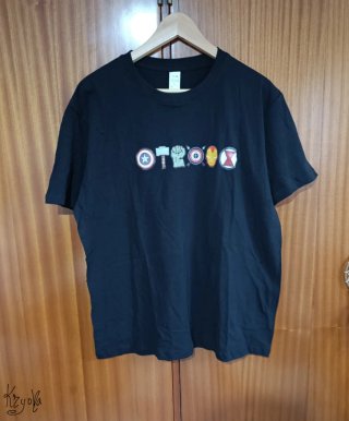 Camiseta Negra Iconos Superhéroes Cómics