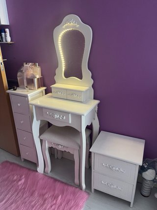 Tocador blanco con espejo y luz LED