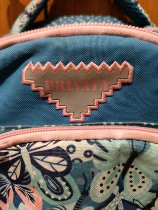 Mochila escolar con estampado de mariposas
