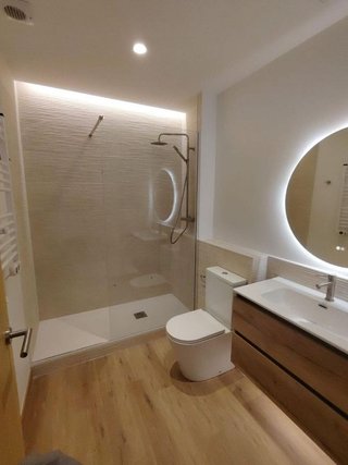 Local comercial en alquiler en La Vall d'Hebron en Barcelona