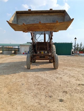 Tractor Fiat 980E.