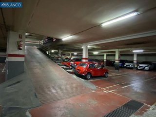 Garaje en venta en Collblanc en Hospitalet de Llobregat, L´
