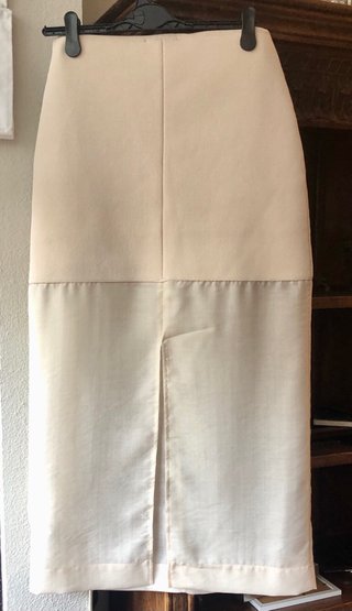 Rebajadísima Falda beige midi