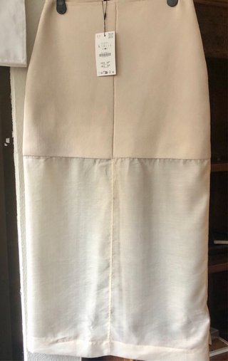 Rebajadísima Falda beige midi