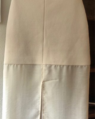 Rebajadísima Falda beige midi