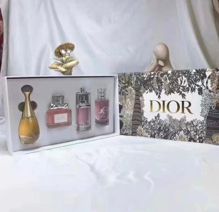 Set de Perfumes 4x30ml nuevos en caja sellada