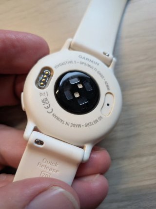 Garmin Vivoactive 5 Beige/Plata