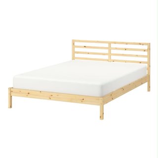 Cama de pino Ikea incluye somier sin colchón