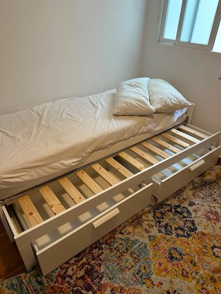 Cabecero de cama y colchón