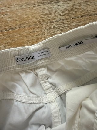 Pantalones cortos cargo blancos y negros