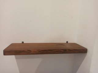 Recibidor de madera y metal
