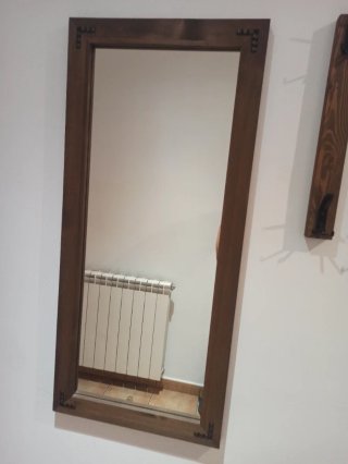 Recibidor de madera y metal