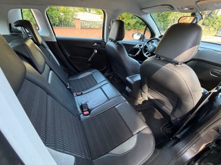 Peugeot 2008 2015 1.6 E-HDI ALLURE🚀