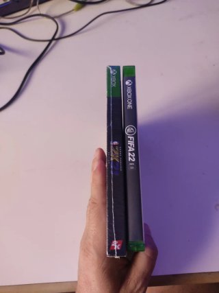 Lote 2 Juegos Xbox One/Series X: NBA 2K21  FIFA 22