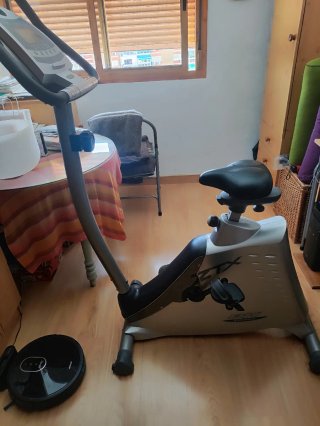 Bicicleta estática BH fitness ZTX