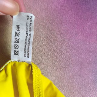 Bikini azul y amarillo