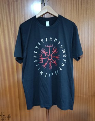 Camiseta Negra Vegvisir Brujula Vikinga