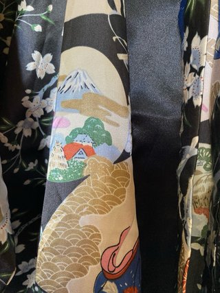 Bata Kimono Estampado Floral y Abanicos